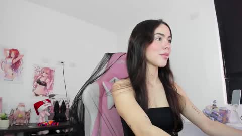 Snapshot of antonella_28_ chatting on December 2025 05:42:02 PM Antonella online show from December 2025 05:42:02 PM