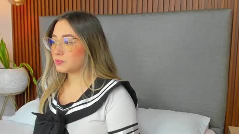 A N T O N E L L A  online show from January 2025 11:58:02 AM