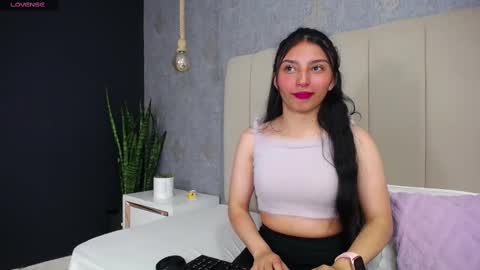 Snapshot of antonella_foxxxx chatting on March 2025 04:57:02 AM antonella_foxxxx online show from March 2025 04:57:02 AM