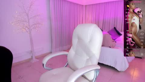 Snapshot of antonella_grayy chatting on January 2025 10:54:01 AM Antonella Grayy online show from January 2025 10:54:01 AM