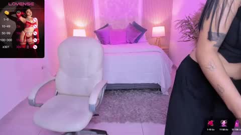 Snapshot of antonella_grayy chatting on September 2025 11:01:01 AM Antonella Grayy online show from September 2025 11:01:01 AM