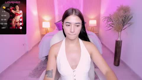 Snapshot of antonella_grayy chatting on September 2025 11:00:01 AM Antonella Grayy online show from September 2025 11:00:01 AM