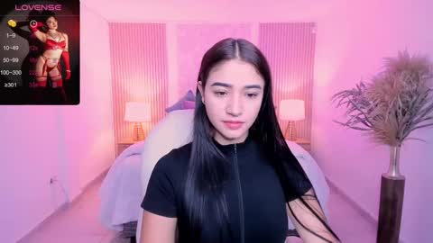 Snapshot of antonella_grayy chatting on October 2025 11:00:01 AM Antonella Grayy online show from October 2025 11:00:01 AM