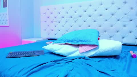 Snapshot of antonella_hotkiss chatting on January 2025 10:23:02 AM Antonella online show from January 2025 10:23:02 AM