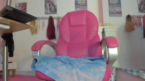 Snapshot of antonellakling_ chatting on February 2025 12:24:02 PM ANTONELLA online show from February 2025 12:24:02 PM