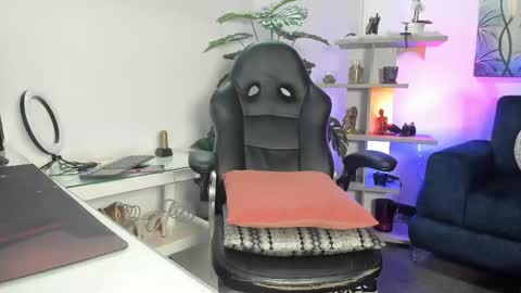 Snapshot of antonellariu chatting on May 2026 08:35:02 PM Antonella online show from May 2026 08:35:02 PM