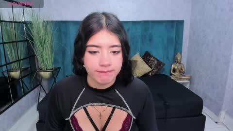 A N T O N I A online show from April 2026 11:11:01 AM