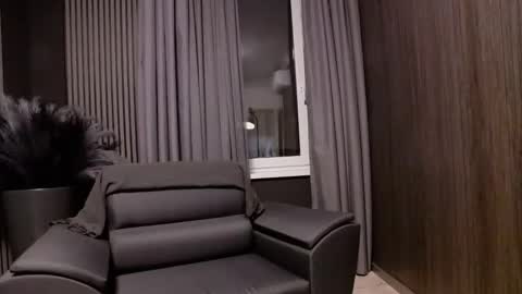 HI My name is Antonio online show from November 2025 08:07:02 PM