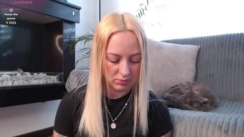 Antonia online show from February 2026 05:18:02 PM