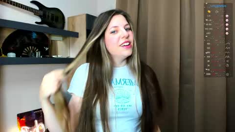 Anya online show from December 2025 06:48:01 PM