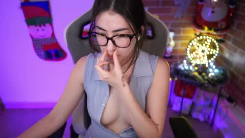 anya online show from December 2024 10:03:02 PM