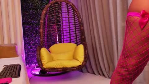 Anya online show from October 2025 06:27:02 PM