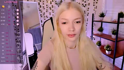Snapshot of anyataylorr chatting on June 2026 02:17:02 AM Anya online show from June 2026 02:17:02 AM