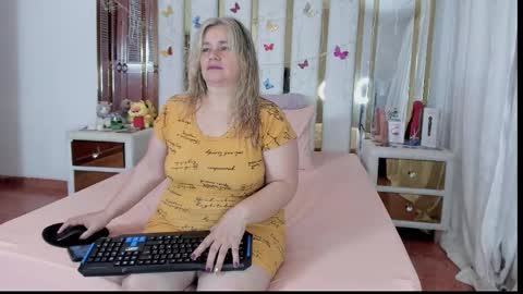 Anyela  online show from January 2026 02:39:01 AM