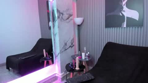 Snapshot of anyvegaa chatting on September 2025 12:10:01 PM Any online show from September 2025 12:10:01 PM