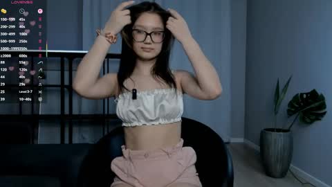 Snapshot of aouva chatting on April 2026 03:28:01 PM Sofia online show from April 2026 03:28:01 PM