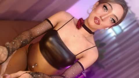 Snapshot of aphrodite_may chatting on May 2026 03:20:02 PM kathryn online show from May 2026 03:20:02 PM