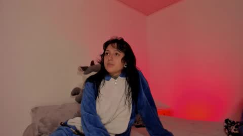 Snapshot of apolorising_ chatting on September 2025 03:17:02 AM Lola  Apolo online show from September 2025 03:17:02 AM