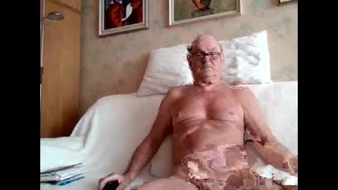 Snapshot of apony58 chatting on September 2025 01:24:01 PM Adam online show from September 2025 01:24:01 PM