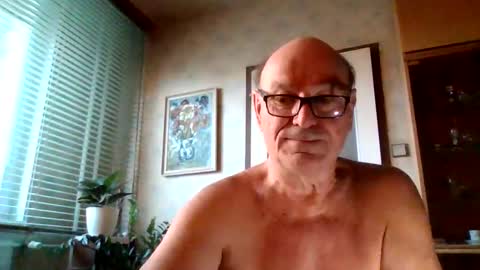 Snapshot of apony58 chatting on October 2025 06:04:02 AM Adam online show from October 2025 06:04:02 AM