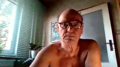 Snapshot of apony58 chatting on November 2025 06:01:01 AM Adam online show from November 2025 06:01:01 AM