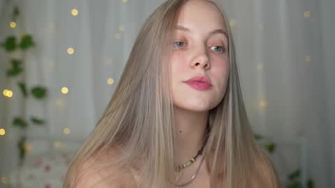  REYNA  my friend   online show from December 2024 02:38:01 PM