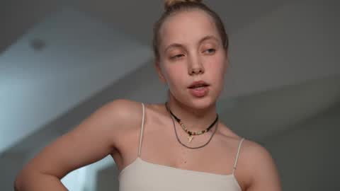  REYNA  my friend   online show from February 2025 11:50:02 AM