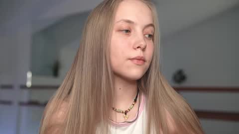  REYNA  my friend   online show from March 2025 03:02:01 PM