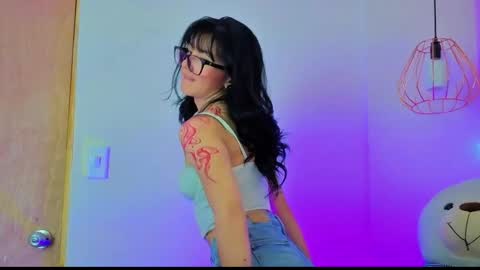 Snapshot of april_bennett chatting on April 2026 12:00:01 PM online show from April 2026 12:00:01 PM