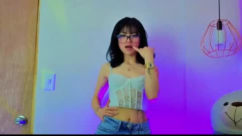 Snapshot of april_bennett chatting on May 2026 12:10:01 PM online show from May 2026 12:10:01 PM