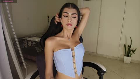 Snapshot of april_scarlett chatting on April 2026 01:42:02 AM Scarlett Independent Model online show from April 2026 01:42:02 AM