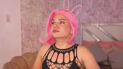 Snapshot of april_summer_ chatting on April 2026 09:31:02 PM Isabella online show from April 2026 09:31:02 PM