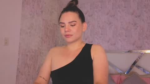 Snapshot of april_summer_ chatting on April 2026 09:19:01 PM Isabella online show from April 2026 09:19:01 PM