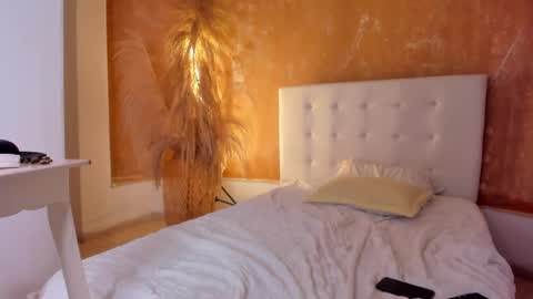 aprill_fox online show from February 2025 10:49:02 AM