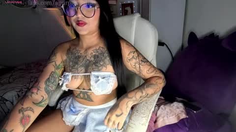 Snapshot of apurple_tulip chatting on June 2026 01:17:01 AM online show from June 2026 01:17:01 AM