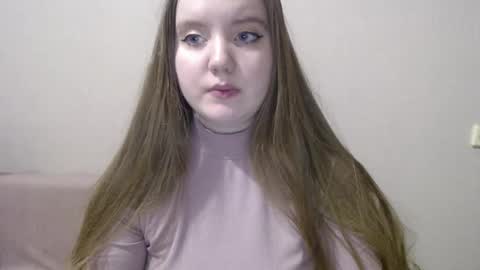 Josefin online show from December 2024 12:04:01 PM