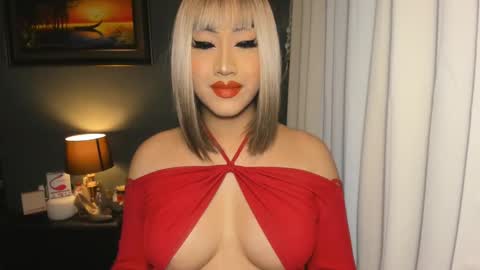 Snapshot of aqueenofcumxx chatting on December 2024 06:39:02 PM Alicia online show from December 2024 06:39:02 PM