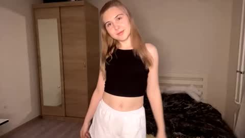 Snapshot of arabunyan chatting on November 2025 01:31:01 PM Emi online show from November 2025 01:31:01 PM