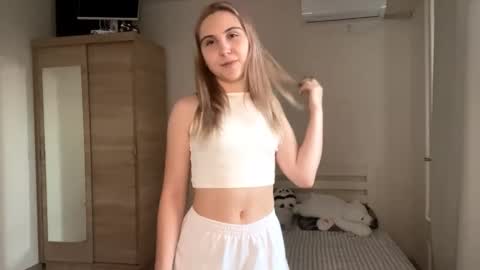 Snapshot of arabunyan chatting on November 2025 01:17:02 PM Emi online show from November 2025 01:17:02 PM