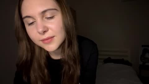 Emi online show from December 2025 03:17:01 PM