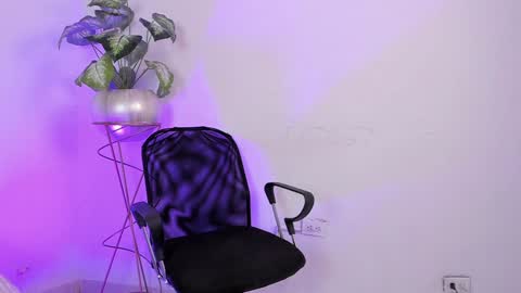   online show from January 2025 06:03:01 AM