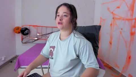 aradia_kiss online show from October 2025 07:47:01 PM