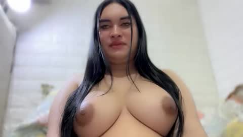 Snapshot of arahislovets chatting on May 2026 05:02:02 AM arah online show from May 2026 05:02:02 AM