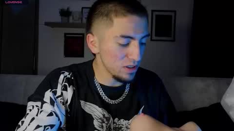 Snapshot of aresmassimox chatting on November 2025 02:21:01 AM Mateo online show from November 2025 02:21:01 AM