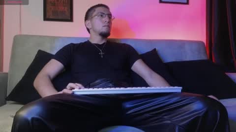 Mateo online show from April 2026 02:10:01 PM