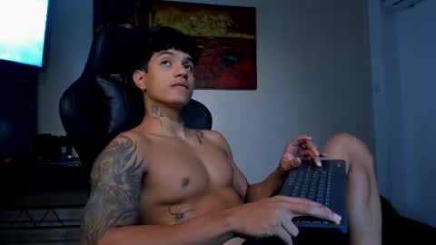 aress444 online show from December 2025 09:52:01 PM