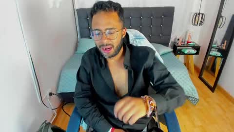 Snapshot of arez_vortex_ chatting on May 2026 08:03:02 PM Alex Cortez online show from May 2026 08:03:02 PM