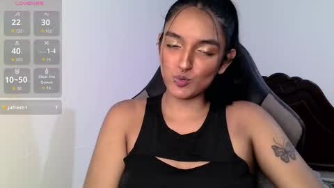 Snapshot of ari_20_ chatting on October 2025 11:44:02 PM Bella online show from October 2025 11:44:02 PM