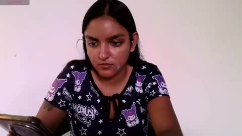 Snapshot of ari_20_ chatting on June 2026 03:27:01 PM Bella online show from June 2026 03:27:01 PM