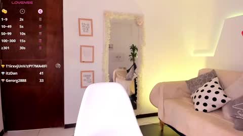 Ari online show from January 2025 05:39:01 PM